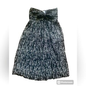 Sofia's Fashions Black and White Patterned Dress Skirt Size Small Medium